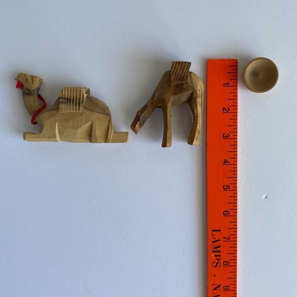 Set Of 2‎ Wooden Carved Camels With Drinking Bowl Small Miniatures Nativity - Picture 13 of 13